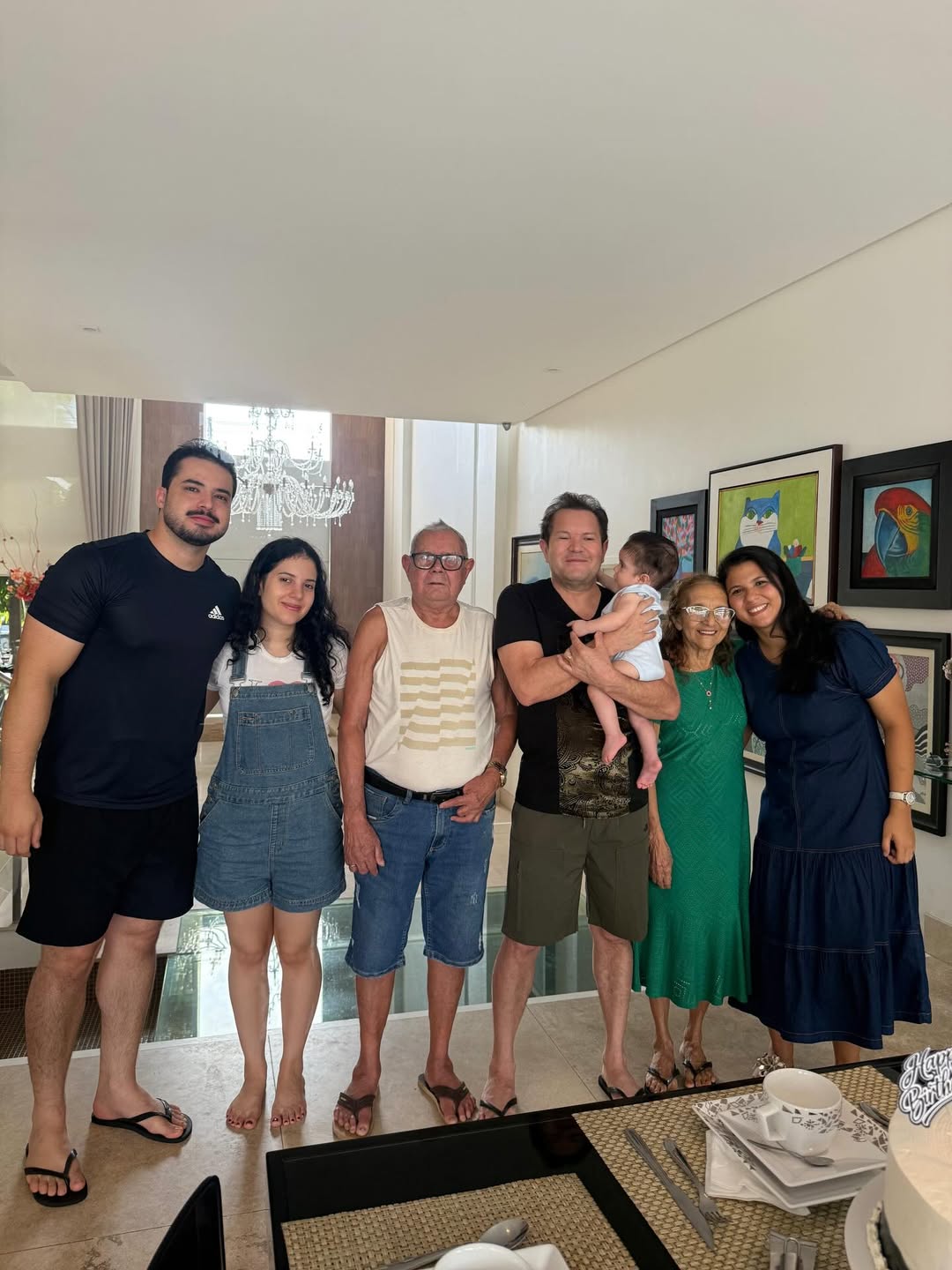 Ximbinha celebra aniversário com a família — Foto: Reprodução/Instagram