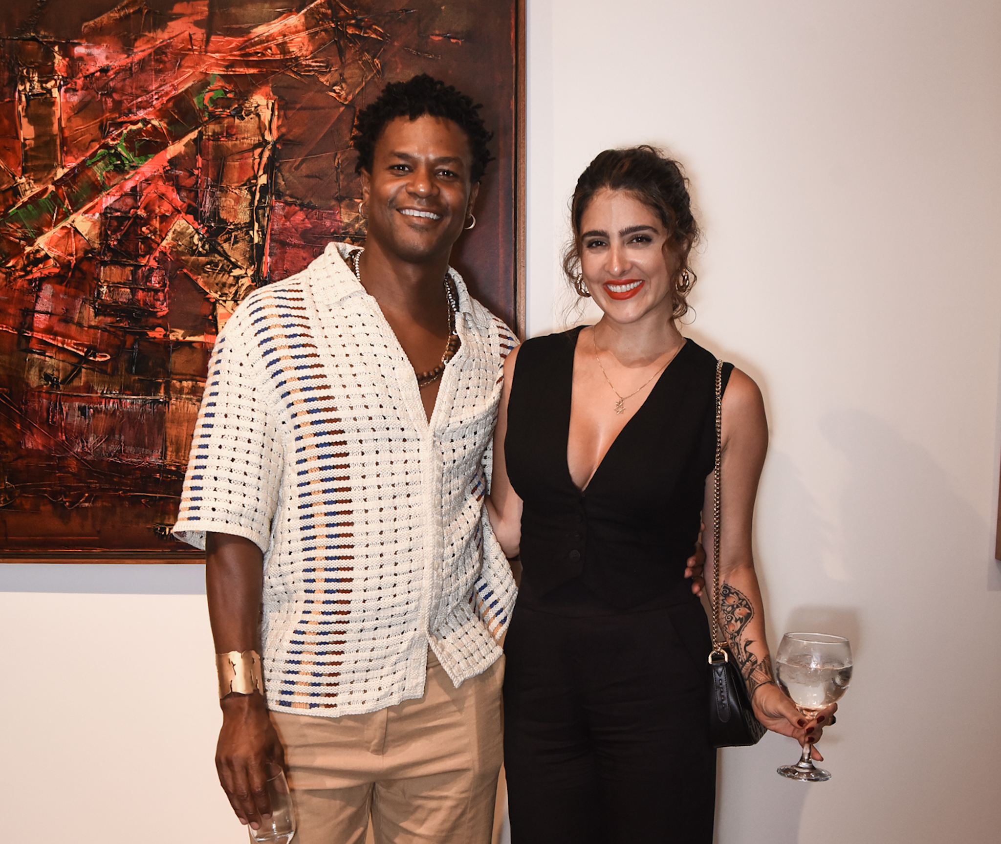 David Junior surge com a esposa, Yasmin Garcez, em evento - Foto: Webert Belicio / Agnews