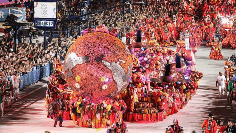 Aos 43, atriz fecha contrato com canal a cabo para comentar Carnaval