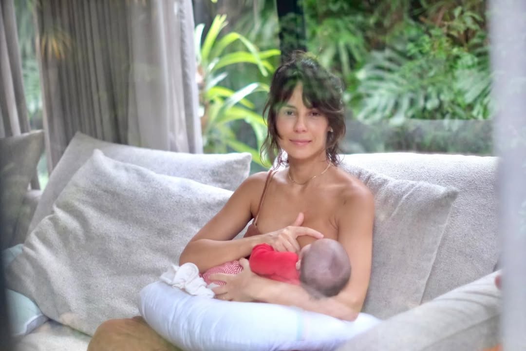 Andréia Horta com a filha, Yolanda — Foto: Reprodução/ Instagram @aandreiahorta