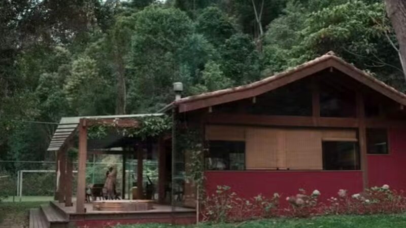 Avaliado em milhões e invisível no mapa, sítio vira refúgio secreto para atriz se isolar do mundo