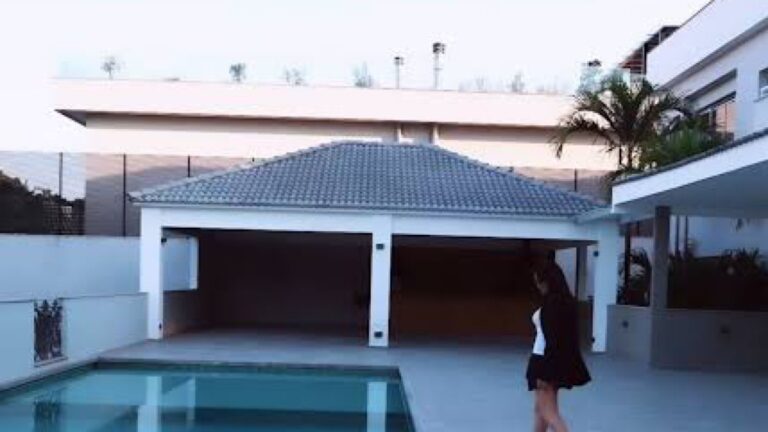 Idolatrada, ex-BBB de 36 anos tem mansão avaliada em R$ 17 milhões com sauna