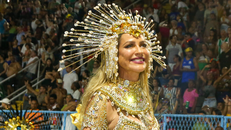 Após 20 anos fora do Carnaval, Luana Piovani chama a atenção ao desfilar na avenida