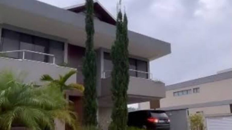 Aos 30 anos, cantora tem carro avaliado em R$ 2,5 milhões e mansão luxuosa no Rio de Janeiro