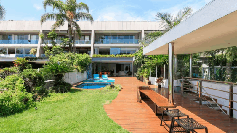 Mansão luxuosa com vista para a praia que a ex-BBB alugou - Foto: Divulgação