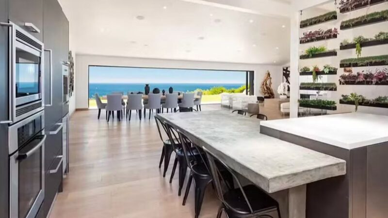 Com 325 m², mansão é vendida por R$ 48,5 milhões um ano após a morte de ator