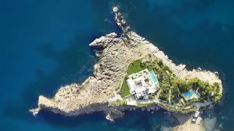 Aos 38 anos, jogador bilionário tem mansão exclusiva de R$ 60 milhões em Ibiza