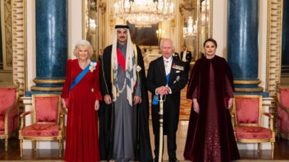 Rainha Camila, Emir do Qatar Sheikh Tamim bin Hamad Al Thani, Rei Charles III e Sheikha Jawaher - Foto: Getty Images