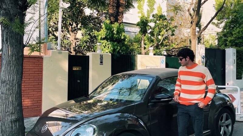 Dono de um salário milionário, jogador chega aos 25 anos com fusca de 300 mil quilômetros rodados