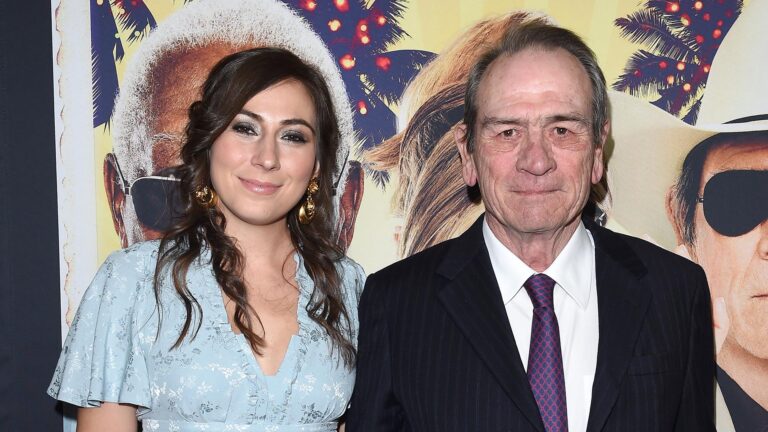 Causa da morte da filha do ator Tommy Lee Jones é revelada