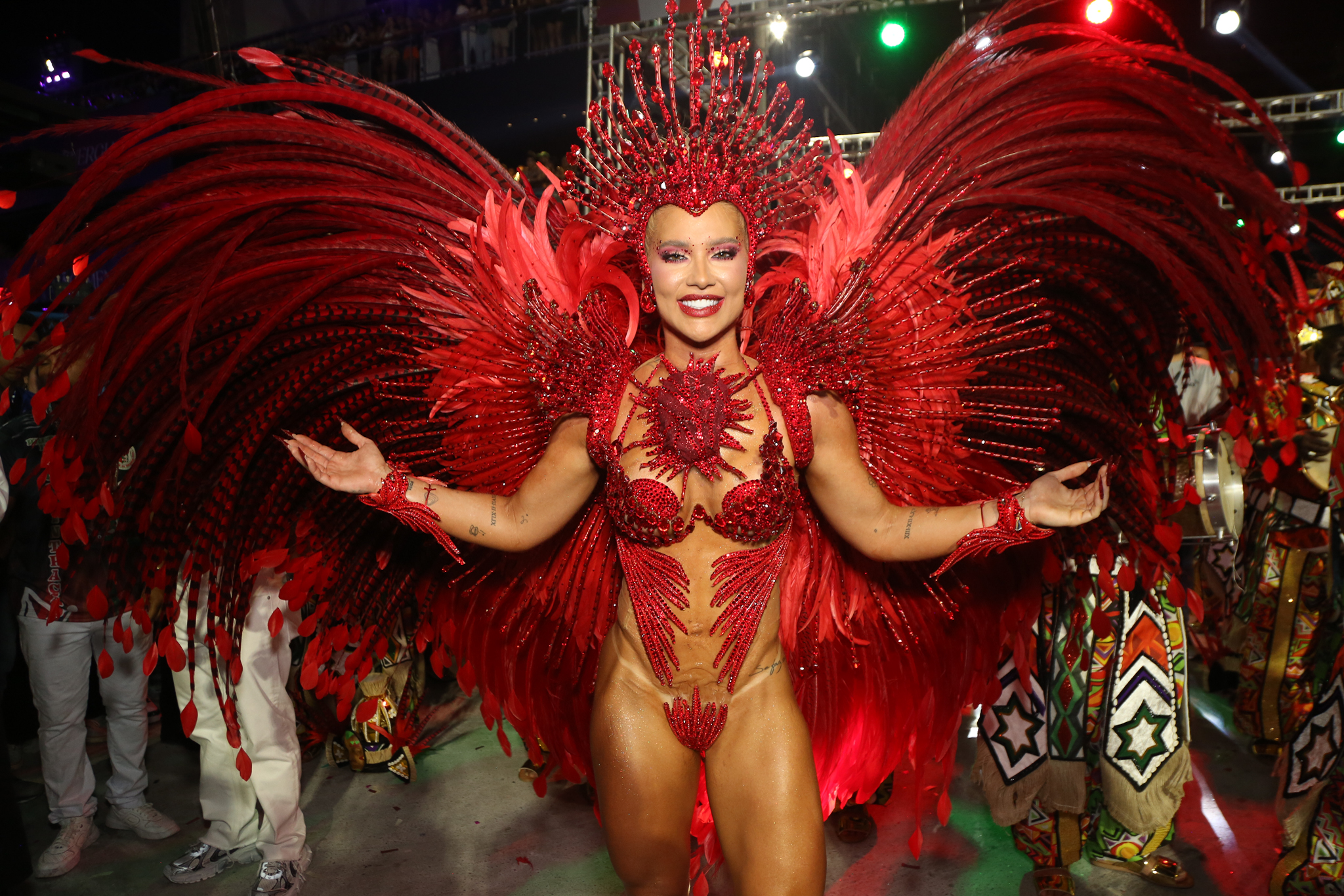 Virginia tira costeiro para sambar com a Grande Rio