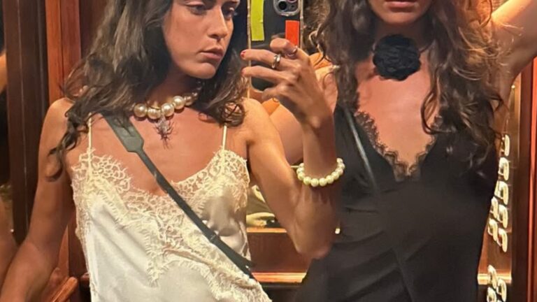 Aos 27 anos, atriz de Três Graças curte Carnaval em Salvador com a namorada produtora