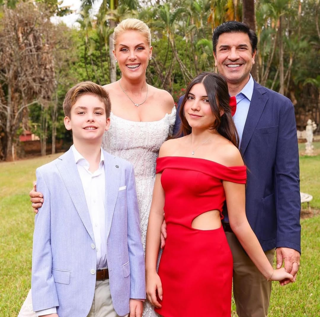 Ana Hickmann e Edu Guedes com os filhos, Alezinho e Maria Eduarda - Foto: Reprodução / Instagram @ahickmann