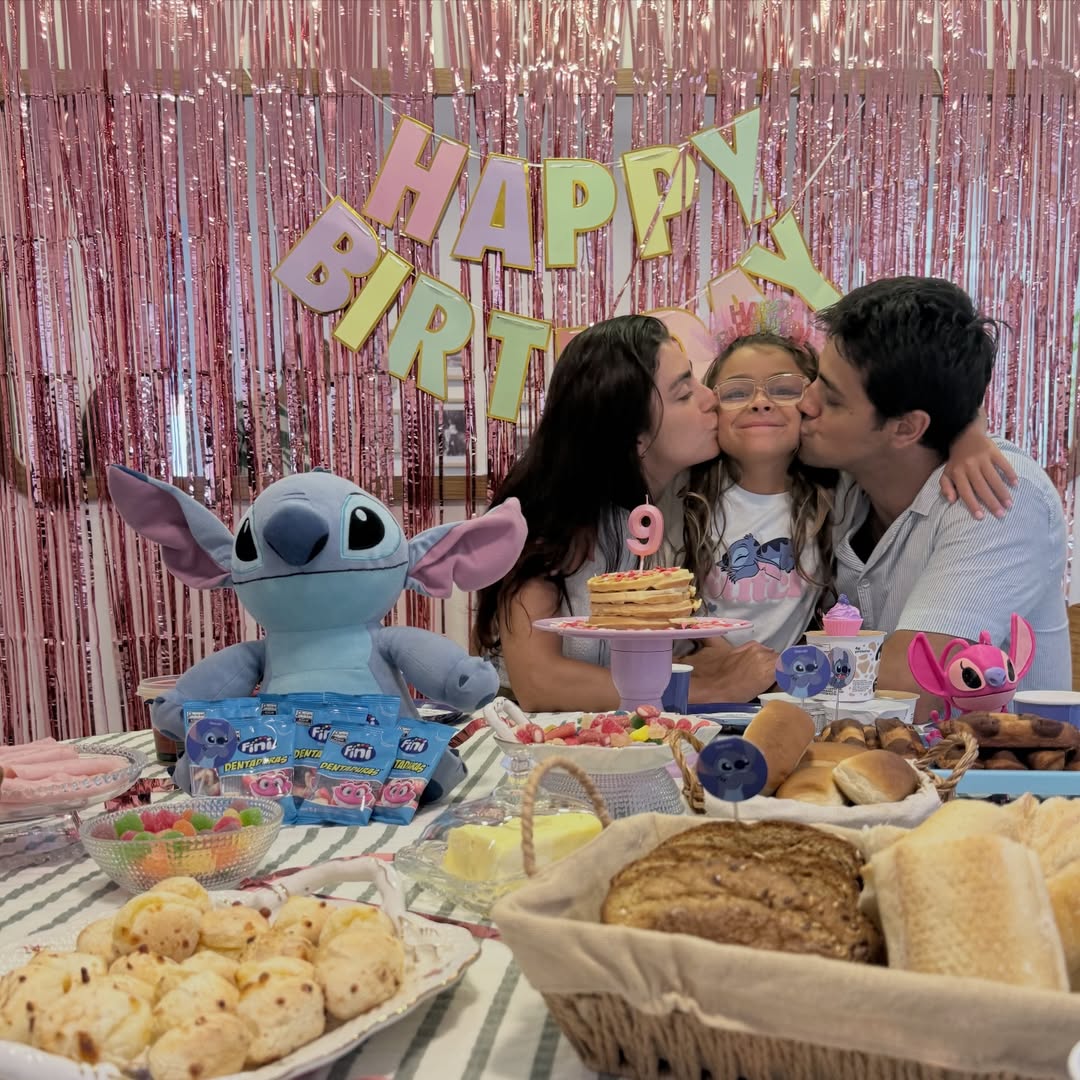 Felipe Simas e Mariana Uhlmann celebram 9 anos da filha, Maria - Foto: Reprodução / Instagram @uhlmannmariana
