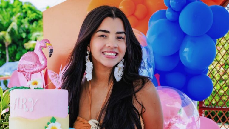 Ary Mirelle, esposa de João Gomes, posta novas fotos de sua festa de aniversário