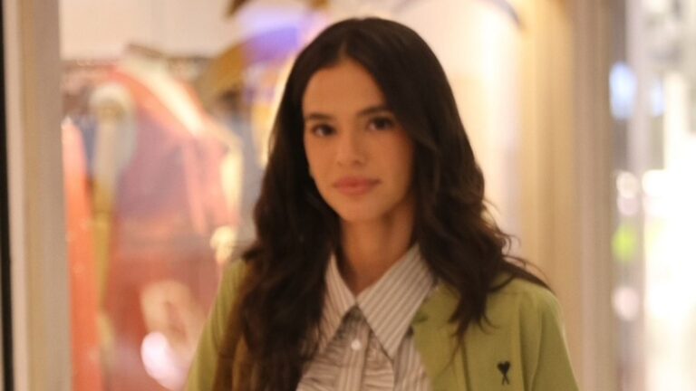 Bruna Marquezine surge com look caríssimo; confira