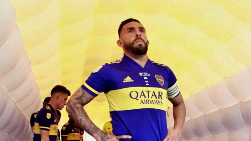 Aniversariante do dia, jogador de futebol comprou 10 casas para a família com primeiro salário no Brasil