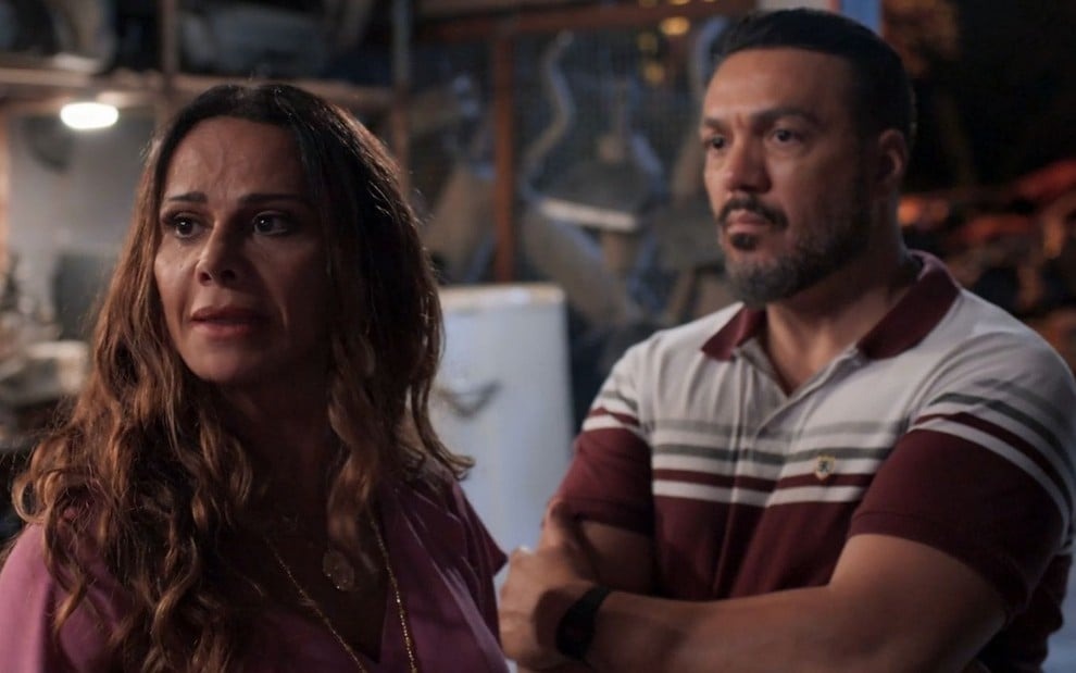Consuelo (Viviane Araújo) e Misael (Belo) em Três Graças - Foto: Reprodução / TV Globo