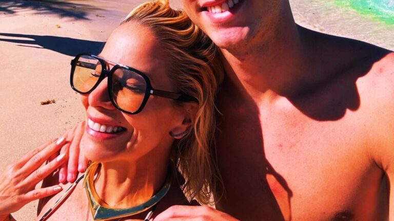 Danielle Winits impressiona ao postar fotos com o filho mais velho: ‘Lindos’