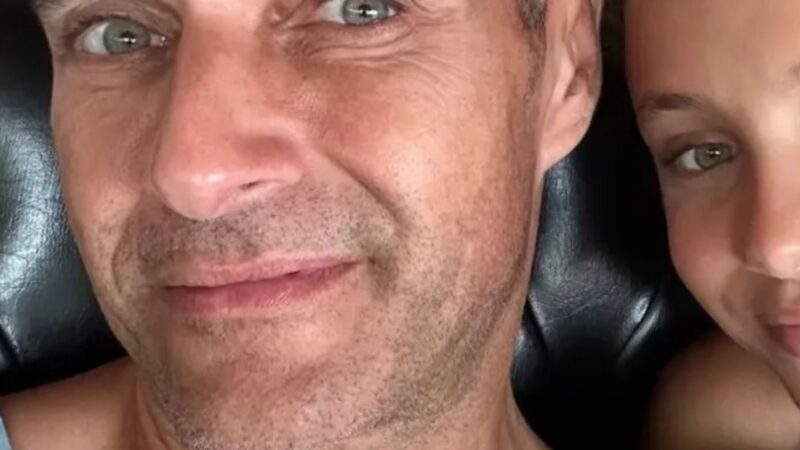 Aos 51 anos, apresentador da Globo encanta ao posar com a filha: ‘A cara do pai’