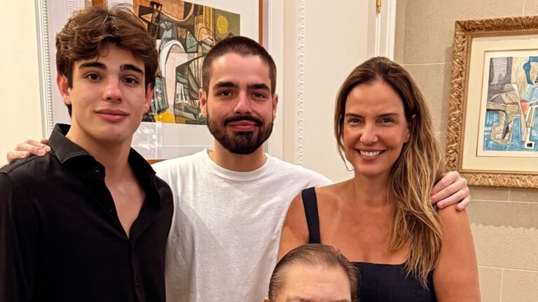Faustão faz rara aparição ao lado da esposa e dos filhos; veja a foto