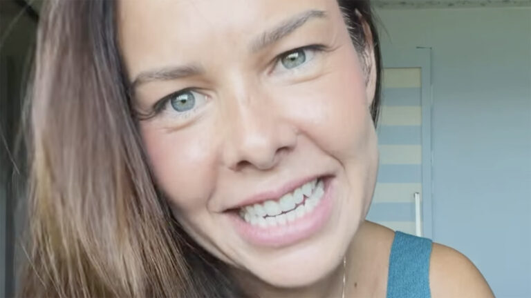 Casa de Fernanda Souza tem decoração fora do comum nos tetos da sala e do quarto