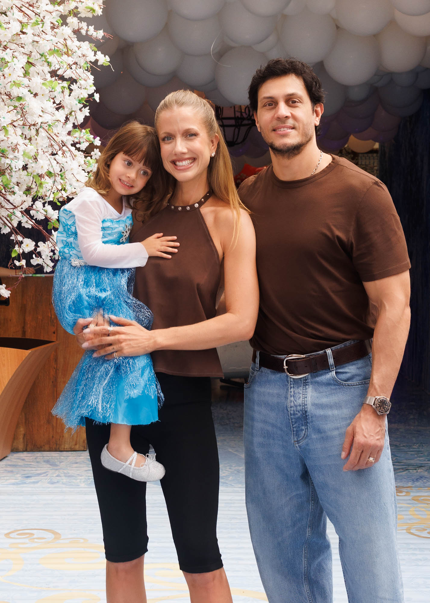Ava, Gabriela Prioli e Thiago Mansur - Fotos: Manuela Scarpa/Brazil News