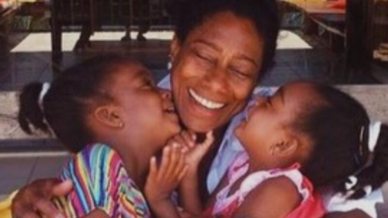 Filha de Gloria Maria lamenta 3 anos da morte da mãe: ‘Dói todos os dias’