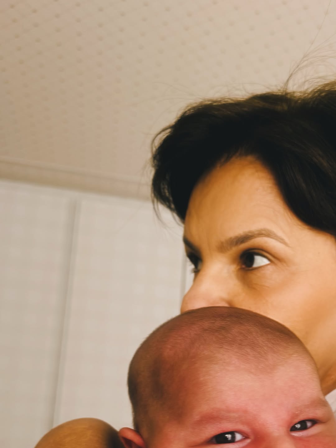 Palo, filho de Mariana Rios, com a avó materna - Foto: Reprodução / Instagram @marianarios 