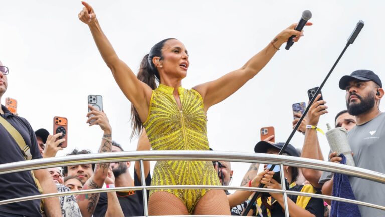 Ivete Sangalo faz estreia histórica no Carnaval de São Paulo e reúne mais de 1 milhão de foliões