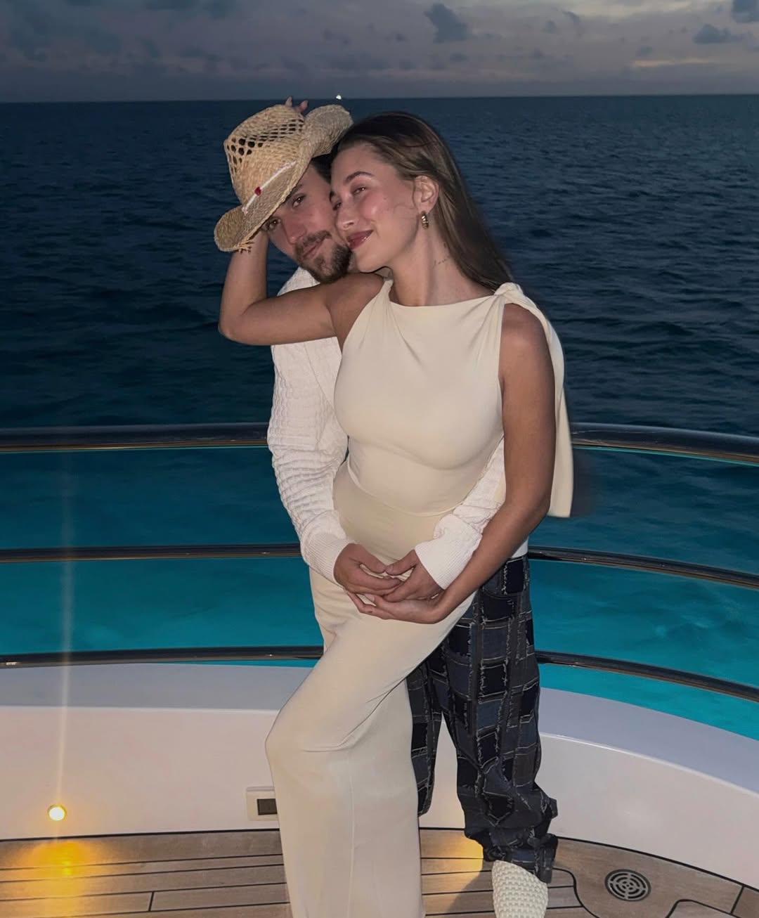 Justin Bieber e Hailey Bieber - Foto: Reprodução / Instagram @haileybieber