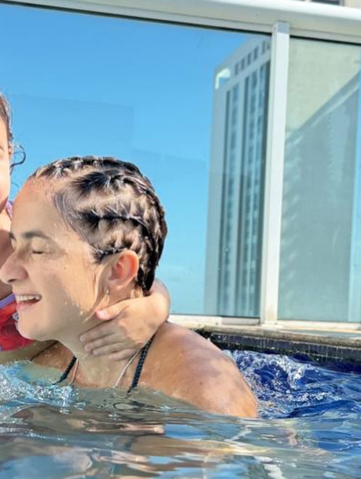 Lan Lanh com as filhas gêmeas, Kim e Tiê - Foto: Reprodução / Instagram @lanlanhoficial