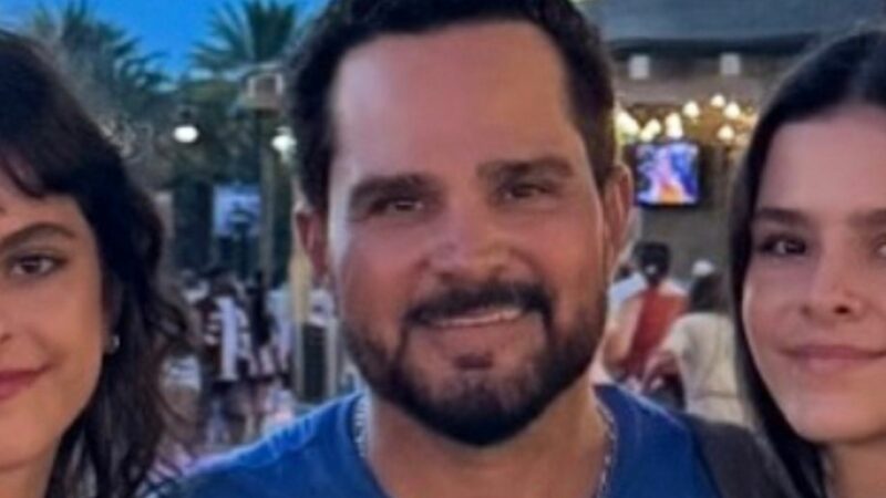 Luciano Camargo com as filhas