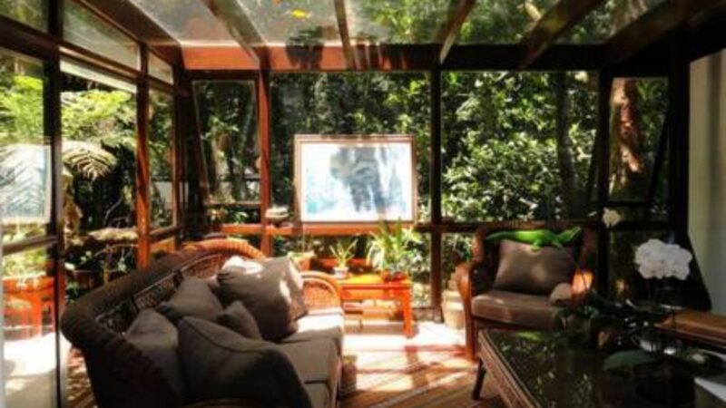 Atriz coloca mansão luxuosa à venda por R$ 2,4 milhões em São Conrado