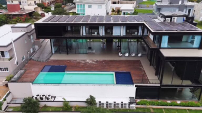 Influenciadora compra mansão de mais de R$ 40 milhões que pertencia a jogador famoso