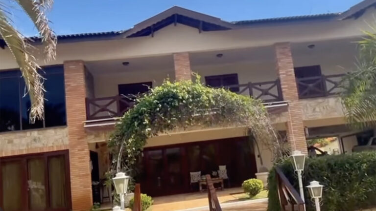 Aos 88 anos, apresentador é proprietário de mansão no interior de SP