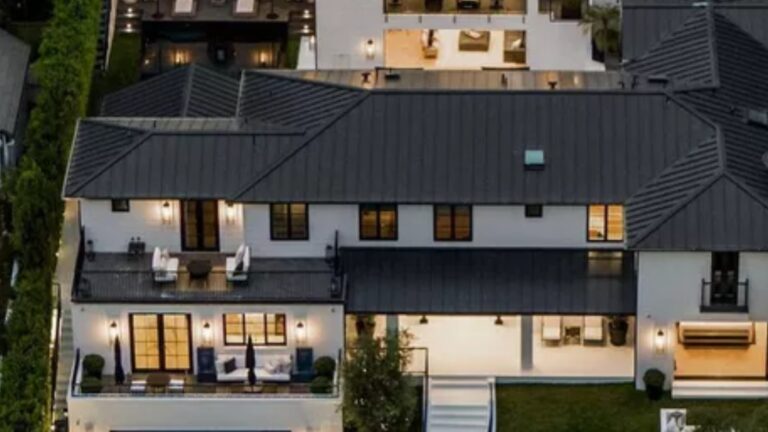 Aos 38 anos, cantora vive mansão de R$ 77 milhões com piscina e sete banheiros em Beverly Hills