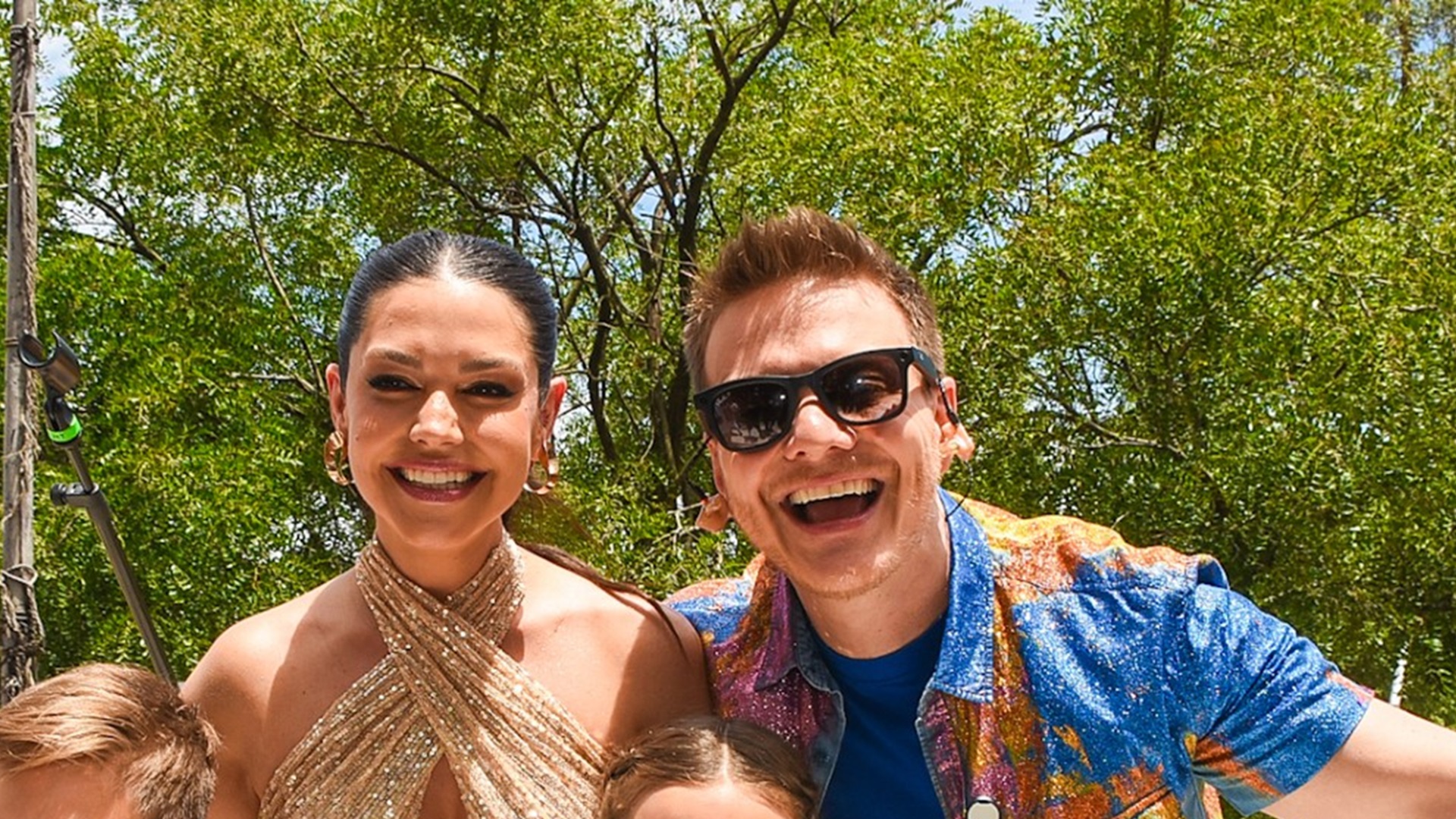 Michel Teló posa com esposa e filhos no bloco dele em SP - Foto: Will Dias / Brazil News