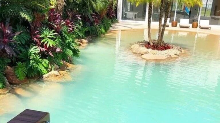 Apresentador tem piscina com praia que custa entre R$ 600 mil e R$ 1,6 milhão