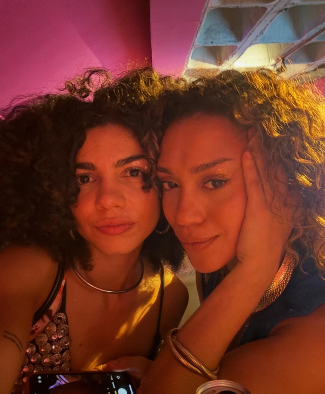 Samantha Jones e Lorena Lima - Foto: Reprodução / Instagram @samanthajonesla