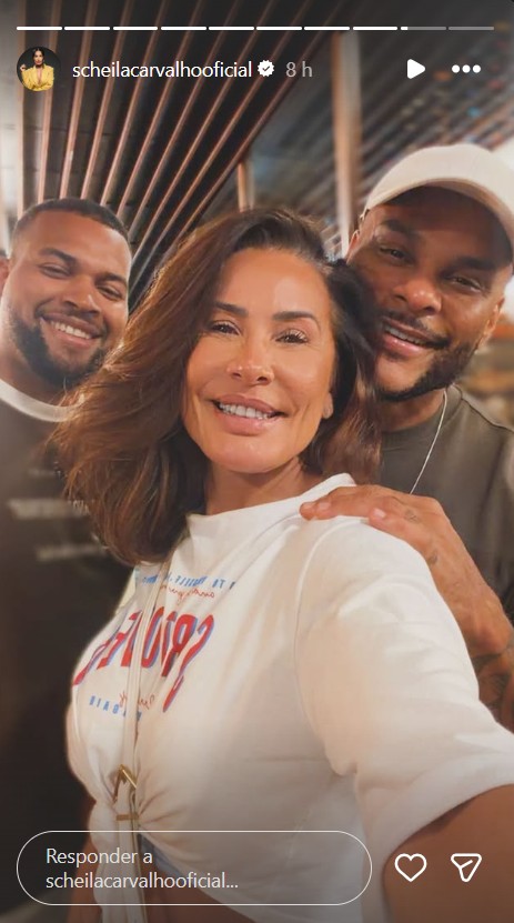 Scheila Carvalho com o enteado e o marido, Tony Salles - Foto: Reprodução / Instagram @scheilacarvalhooficial