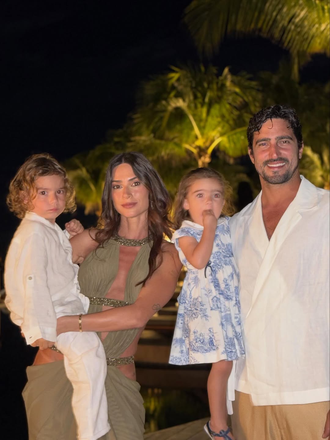 Thaila Ayala e Renato Góes são pais de Francisco e Tereza - Foto: Reprodução / Instagram @thailaayala