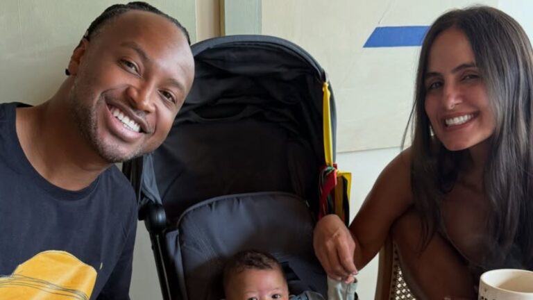 É a cara de quem? Filho de Thiaguinho e Carol Peixinho rouba a cena em foto com os pais