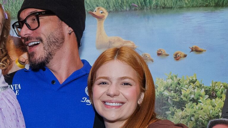 Aos 2 anos, filha de Viih Tube e Eliezer rouba a cena com look estiloso em evento com os pais