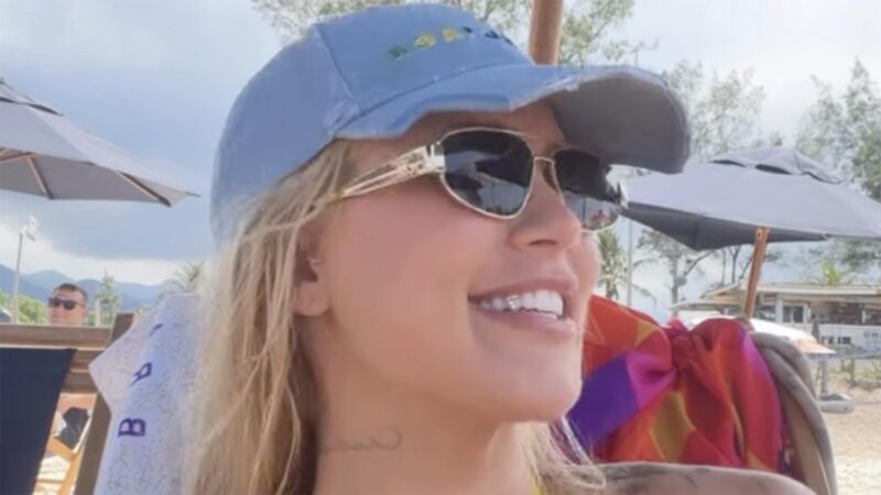 Virginia curte dia na praia com os filhos após finalizar a correria do carnaval