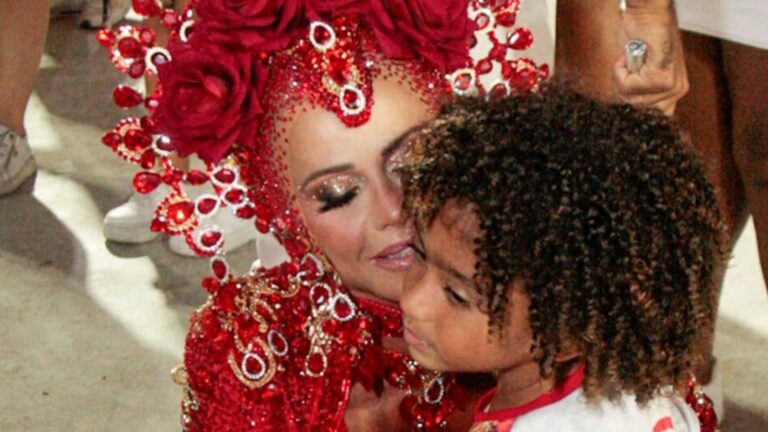 Filho de Viviane Araújo esbanja fofura ao aparecer em mais um ensaio do Salgueiro