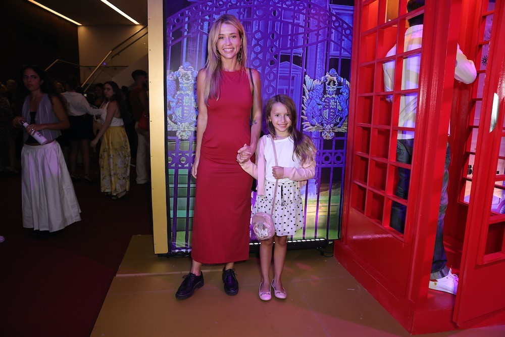 Juliana Didone e a filha, Liz — Foto: Anderson Bordê / AgNews