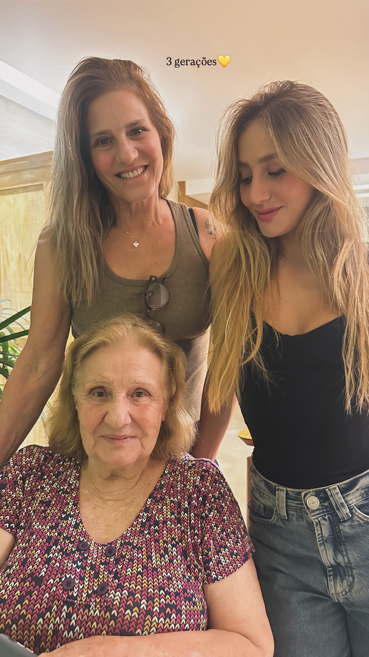 Bruna Griphao com a mãe e a avó - Foto: Reprodução / Instagram