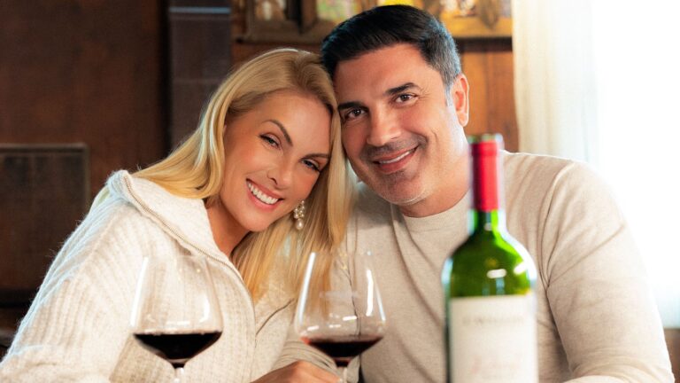 Aos 45 anos, Ana Hickmann relembra preconceito: “Diziam que eu não tinha conteúdo”