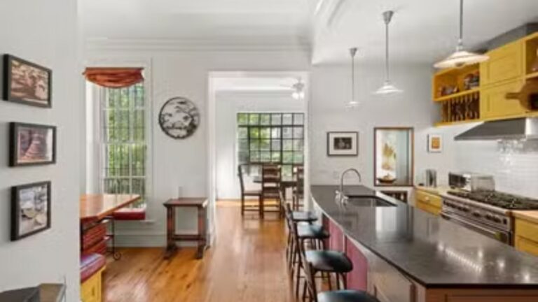 Aos 54 anos, ator indicado ao Oscar 2026 vendeu antiga casa em Nova York por R$ 34 milhões